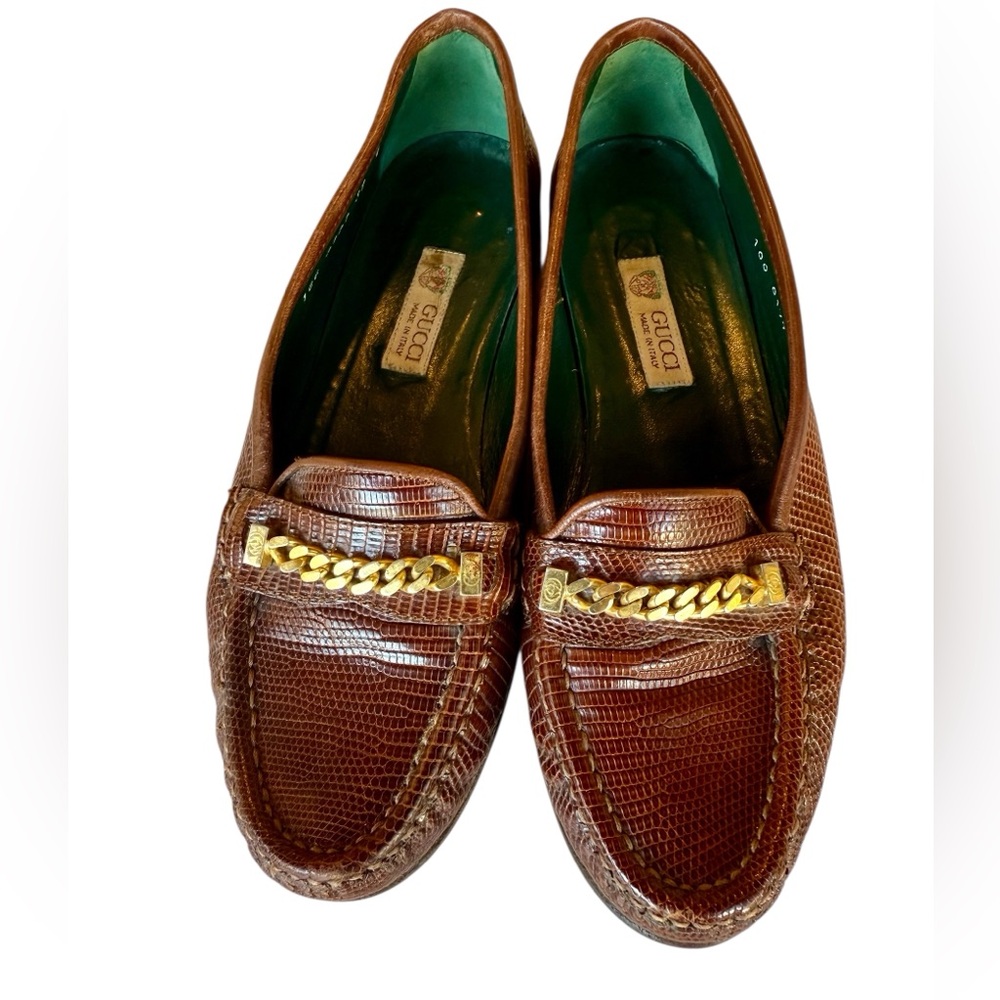 Vintage 80’s GUCCI brown croc leather loafers. 37B -6.5 US
